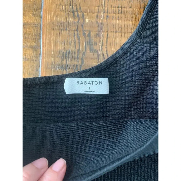 Aritzia Babaton Black Sculpt Knot One-Shoulder Cropped Tank- Small - Picture 4 of 7